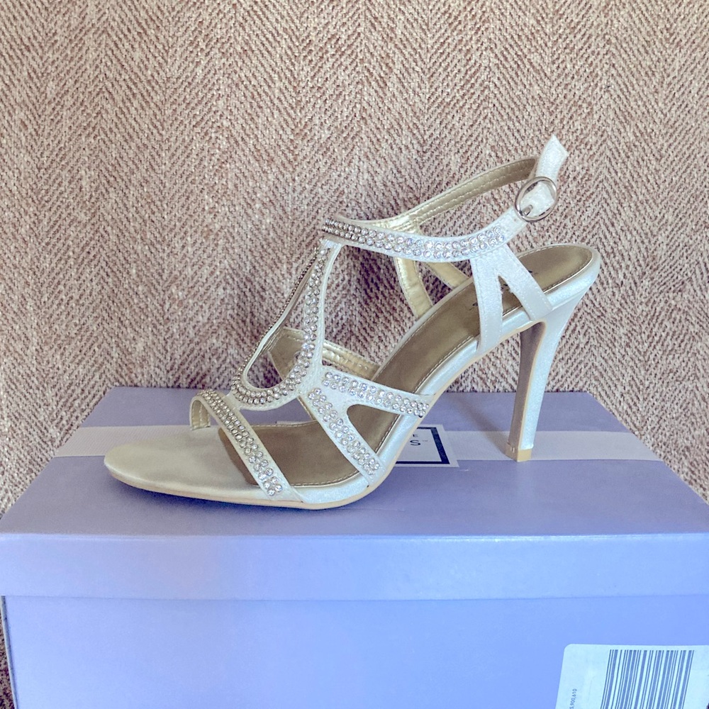 Size 7 Ivory heels